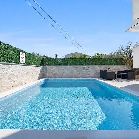 Aquarius Apartments - Beachside With Heated Pool Vodice Eksteriør billede