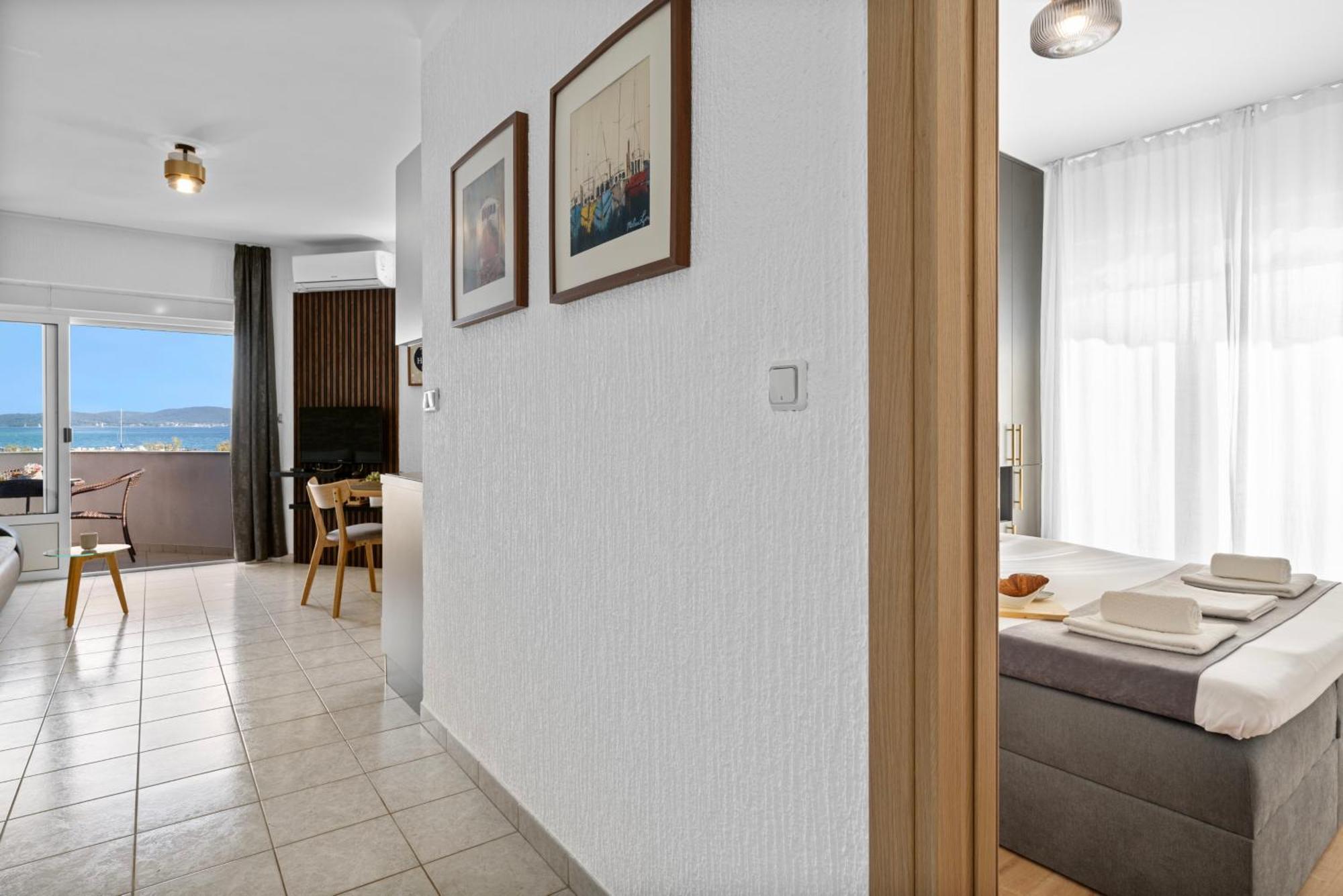 Aquarius Apartments - Beachside With Heated Pool Vodice Eksteriør billede