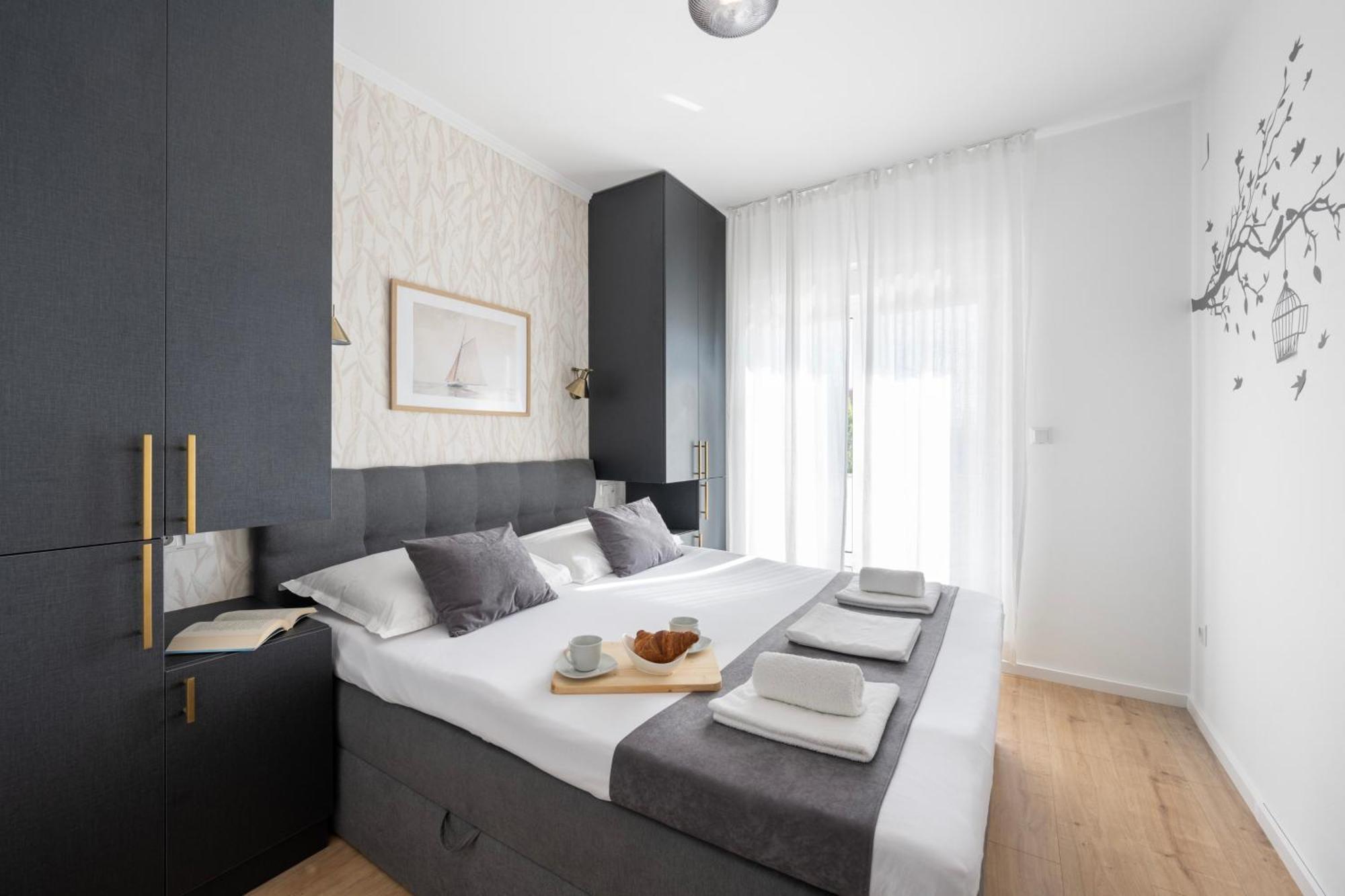 Aquarius Apartments - Beachside With Heated Pool Vodice Eksteriør billede