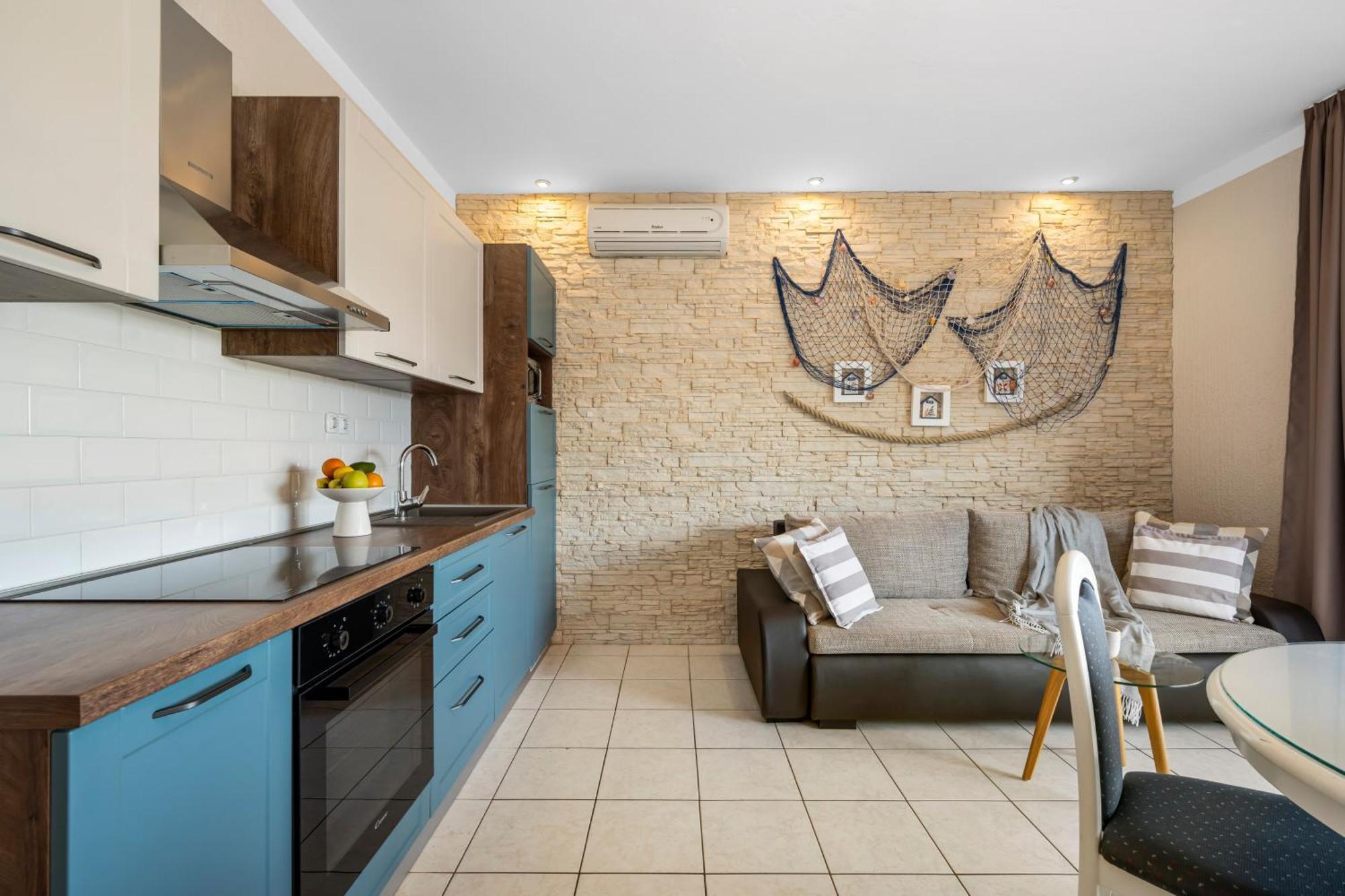 Aquarius Apartments - Beachside With Heated Pool Vodice Værelse billede