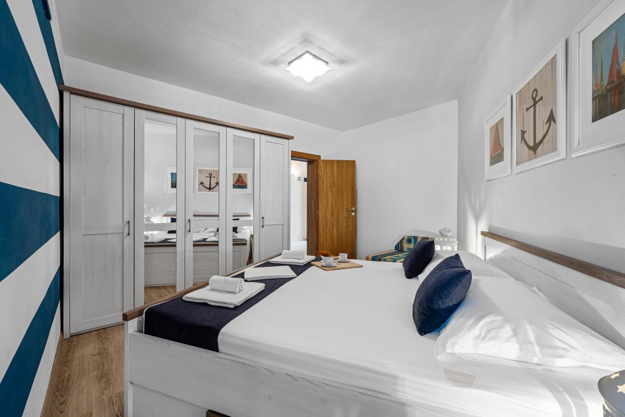 Aquarius Apartments - Beachside With Heated Pool Vodice Værelse billede
