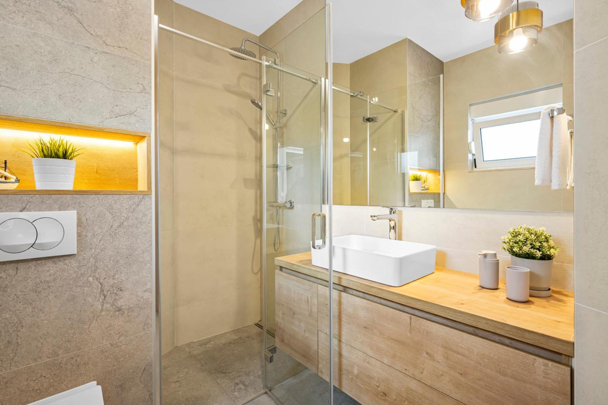 Aquarius Apartments - Beachside With Heated Pool Vodice Eksteriør billede