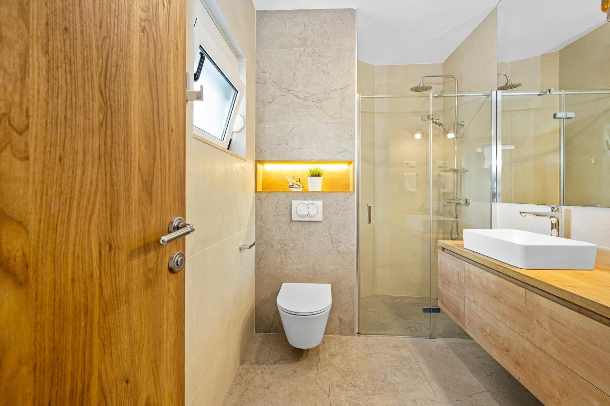 Aquarius Apartments - Beachside With Heated Pool Vodice Værelse billede