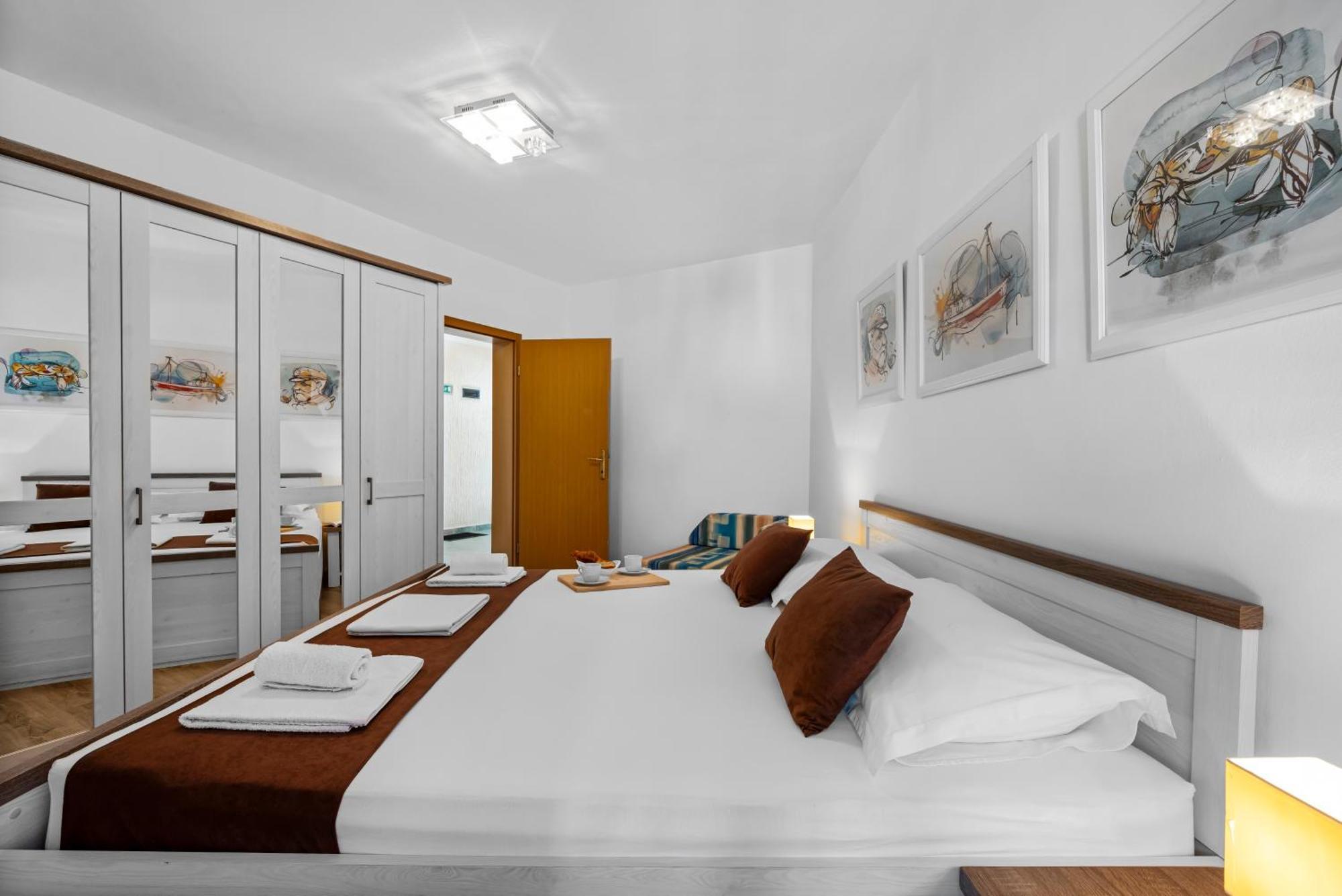 Aquarius Apartments - Beachside With Heated Pool Vodice Værelse billede
