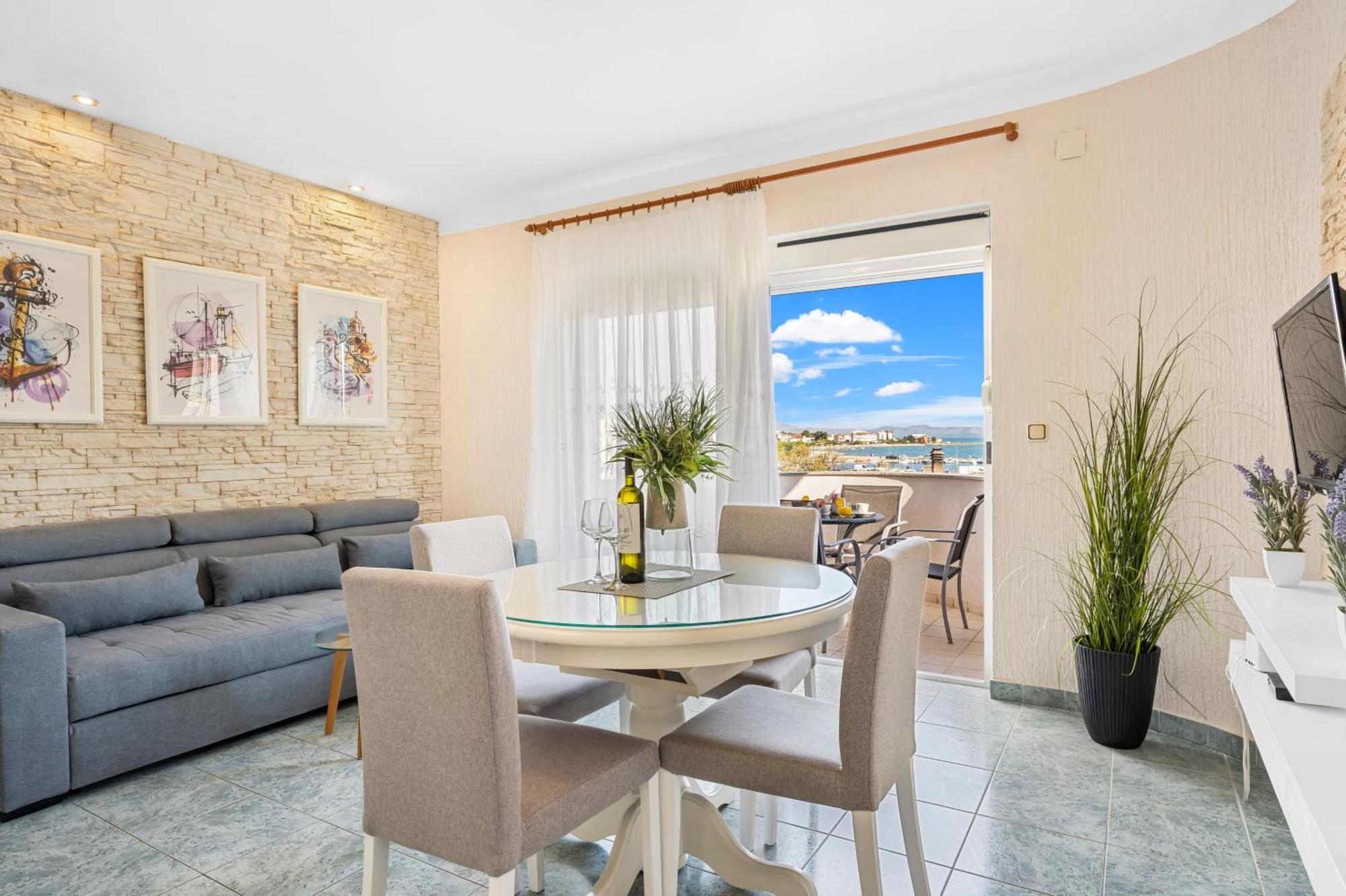 Aquarius Apartments - Beachside With Heated Pool Vodice Eksteriør billede