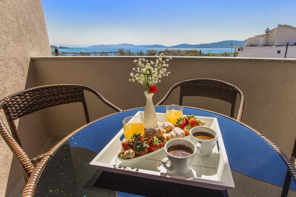 Aquarius Apartments - Beachside With Heated Pool Vodice Eksteriør billede
