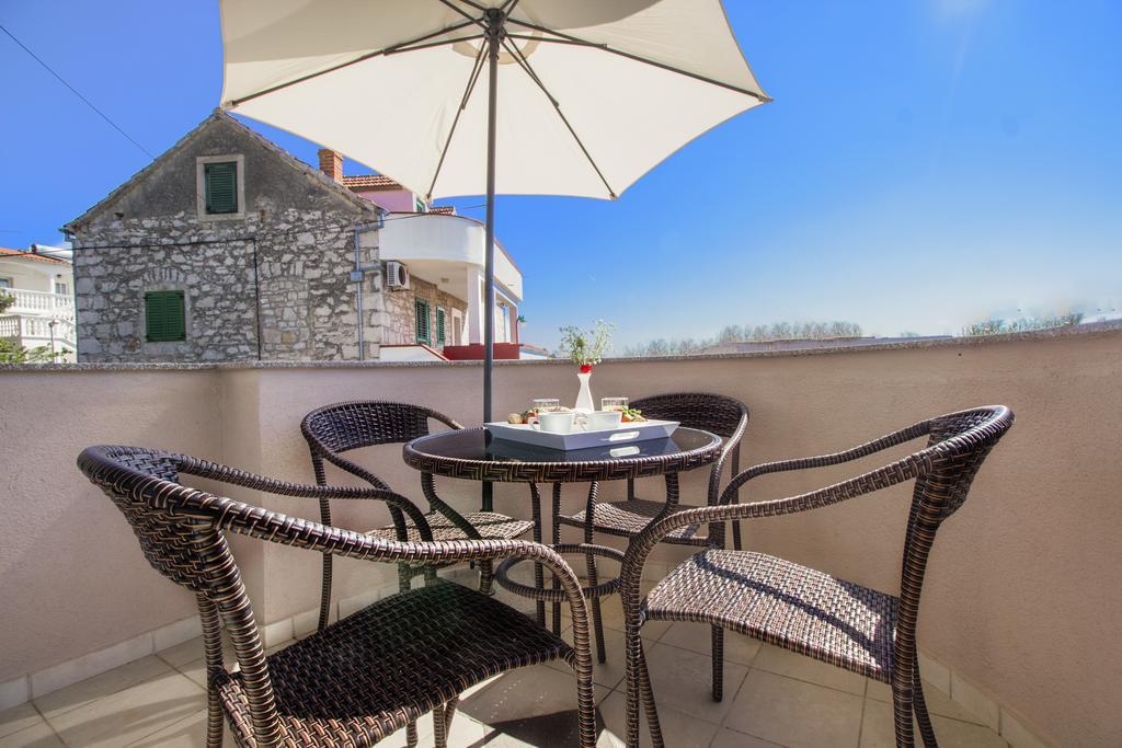 Aquarius Apartments - Beachside With Heated Pool Vodice Eksteriør billede
