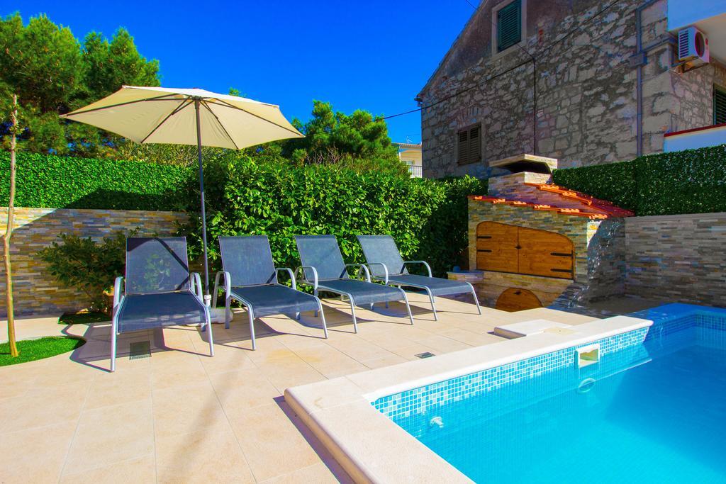 Aquarius Apartments - Beachside With Heated Pool Vodice Eksteriør billede