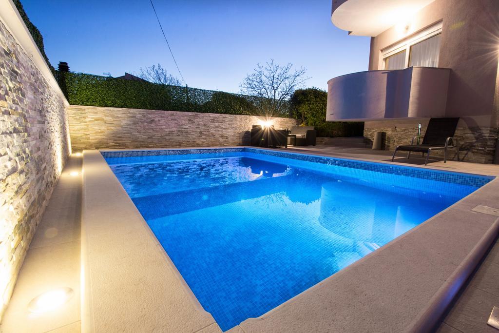 Aquarius Apartments - Beachside With Heated Pool Vodice Eksteriør billede